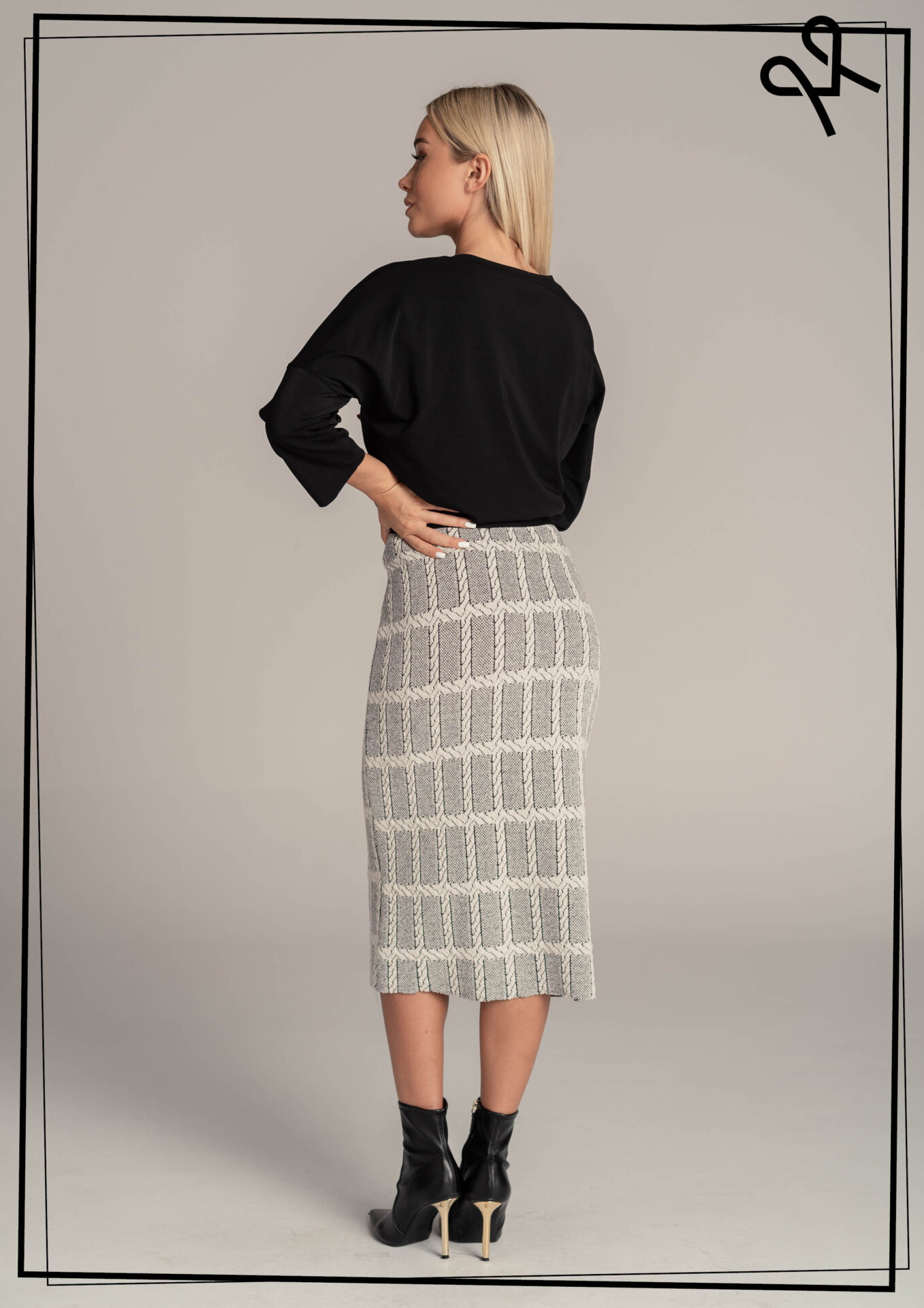 Avantgard_Fashion_Magenta_mintas_szoknya