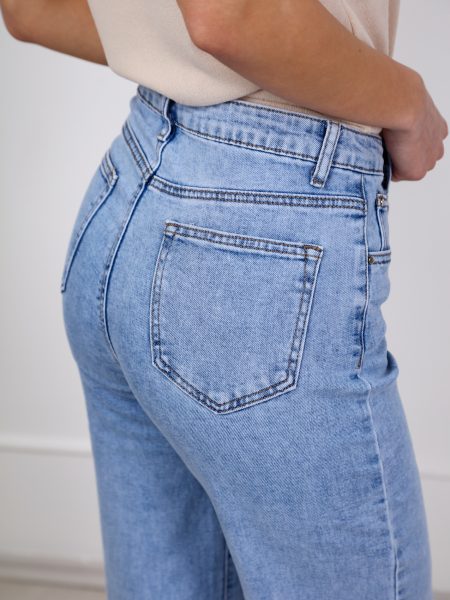 Avantgard_collection_2025_tavasz_noi_elasztikus_boszaru_farmer_vilagoskek_