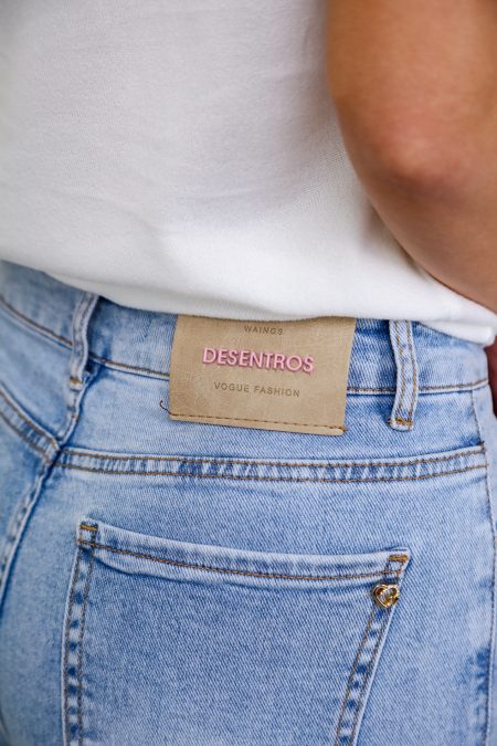 Avantgard_collection_2025_tavasz_noi_elasztikus_boszaru_farmer_vilagoskek_