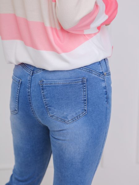 Avantgard_collection_2025_tavasz_noi_elasztikus_farmer_kek_pushup_