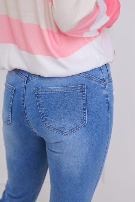 Avantgard_collection_2025_tavasz_noi_elasztikus_farmer_kek_pushup_