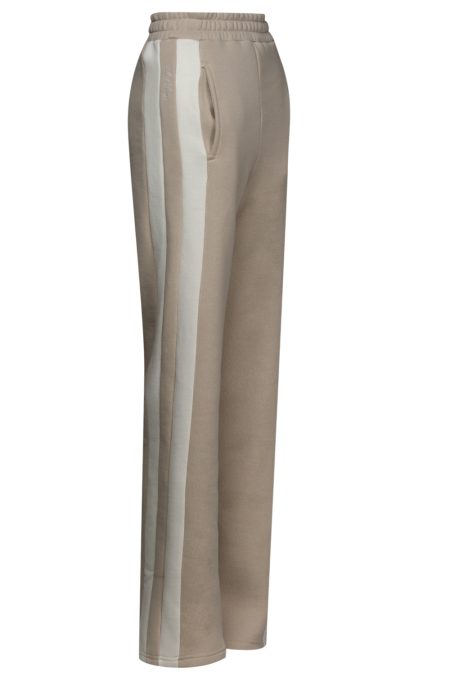 avantgard_collection_PLAVOGA_2025_tavasz_DABI-melegito_szett_bezs_fekete_