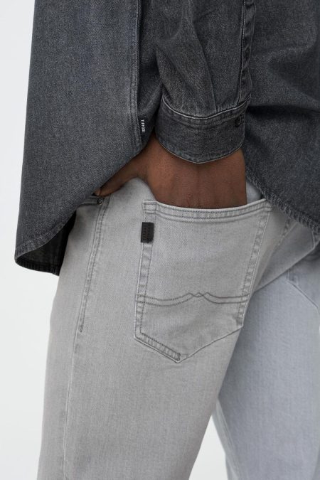 Avantgard_collection_2025_tavasz_Tiffosi_slim_ferfi_farmer_szurke_