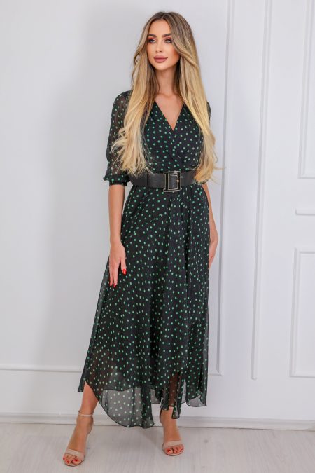 A fekete alapon zöld pöttyös KATIA elegáns pöttyös női maxi ruha könnyed, muszlinos anyagból készület, amely légies esést biztosít az egész nap során.