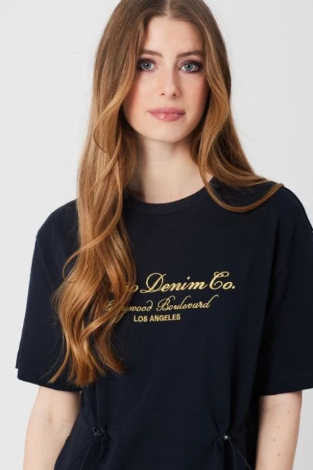 2025_nyar_RETRO_JEANS_avantgard_collection__noi_fekete_poloruha_LEONA