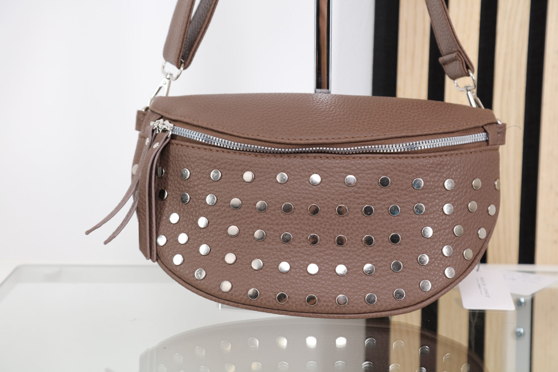 avantgard_collection_noi_bor_taskak_barna_elegans_david_jones_2025_osz