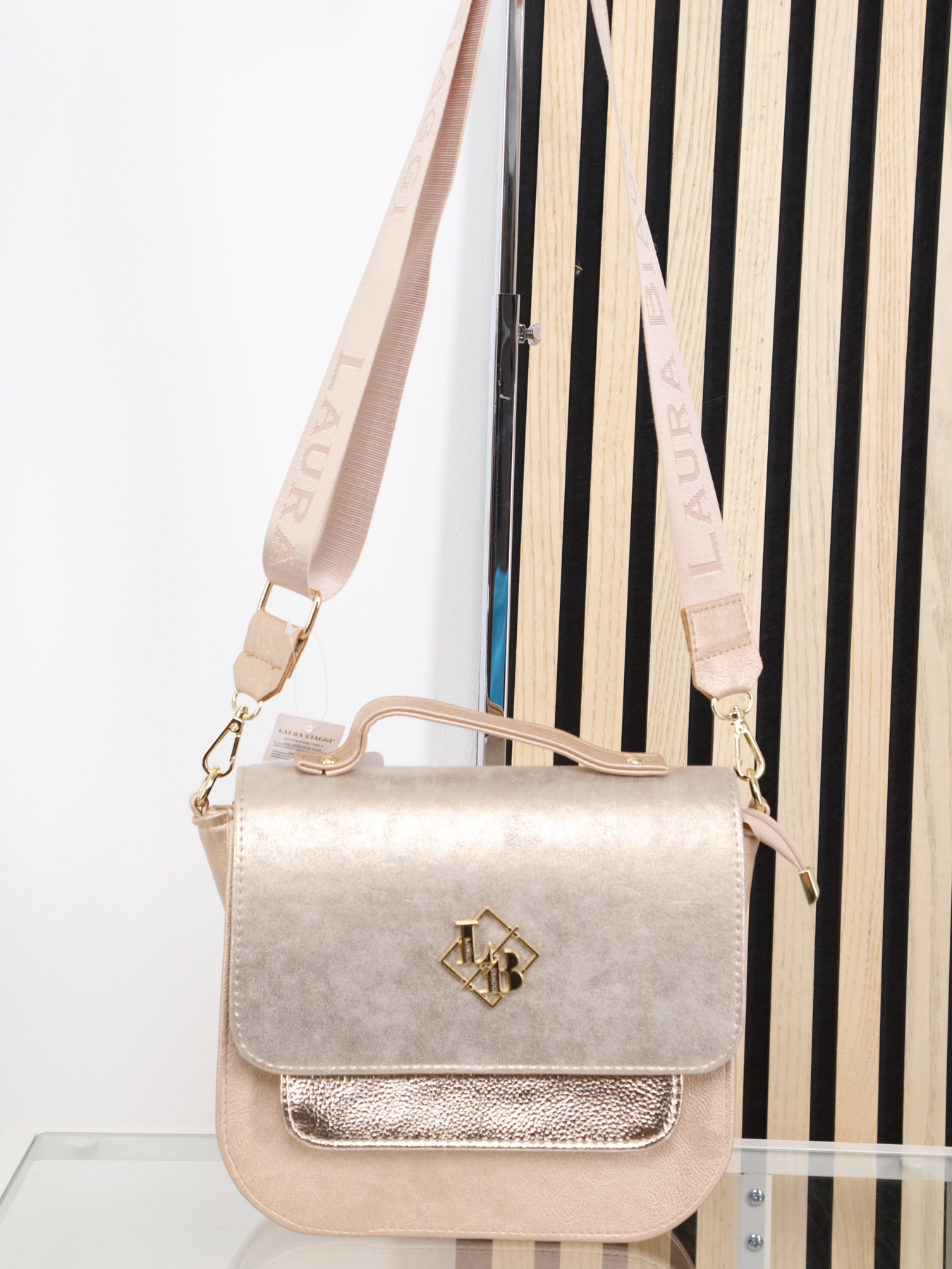 avantgard_collection_noi_bor_taskak_arany_fekete_elegans__laura_biaggi_2025_osz