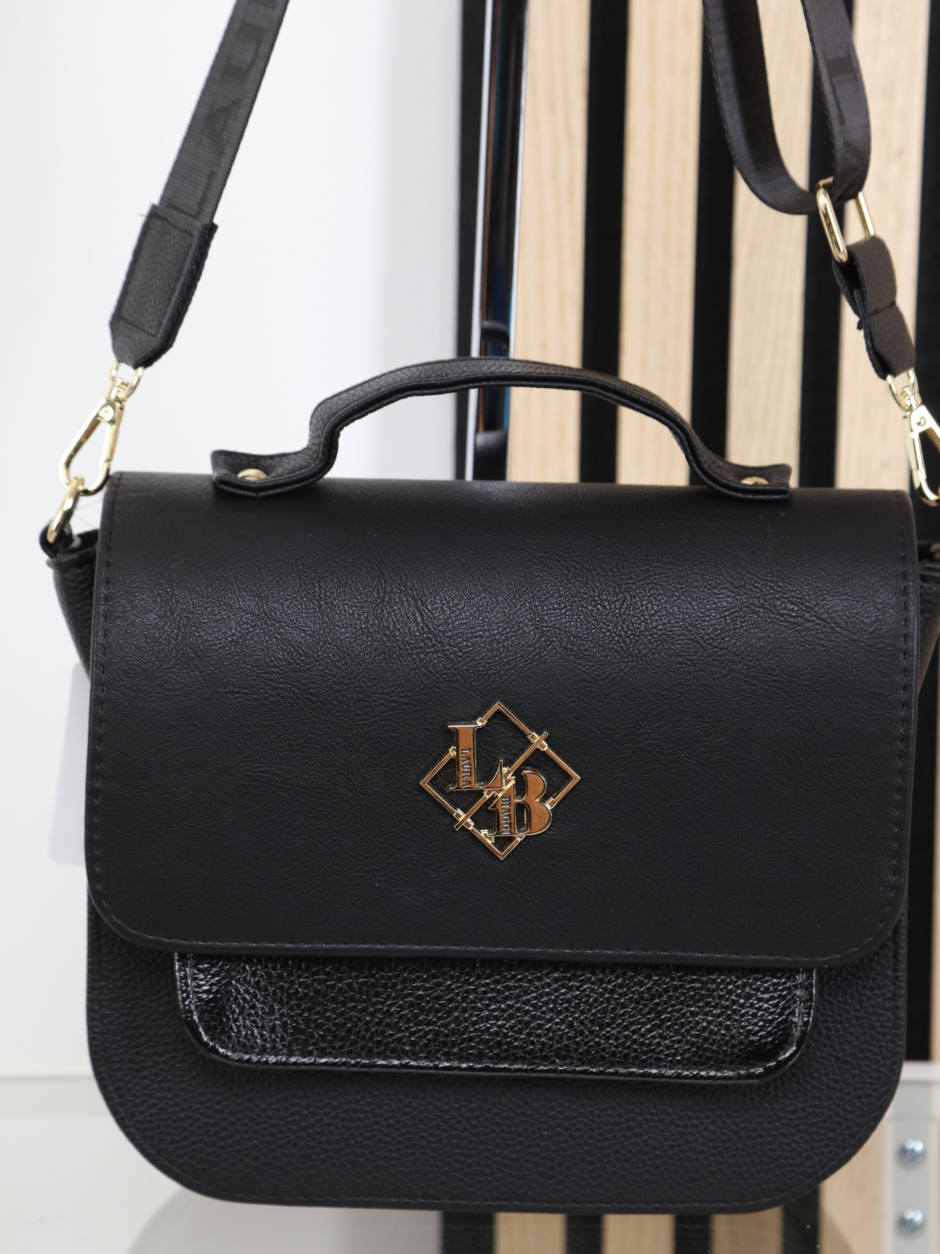 avantgard_collection_noi_bor_taskak_arany_fekete_elegans__laura_biaggi_2025_osz