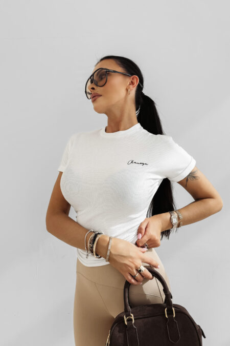 Avantgard_Fashion_olavoga-rovid-ujju-felso-2025_osz_