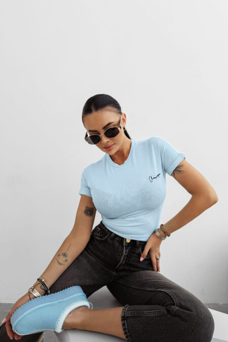 Avantgard_Fashion_olavoga-rovid-ujju-felso-2025_osz_