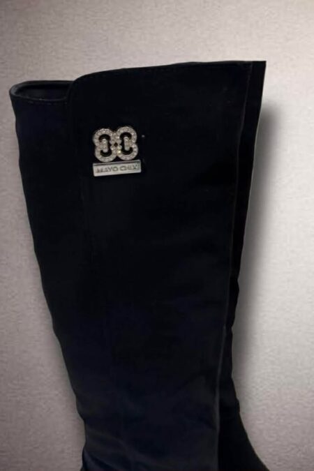 Avantgard_Collection_MAYOCHIX_CSIZMA_noi_2025_OSZ_TEL_