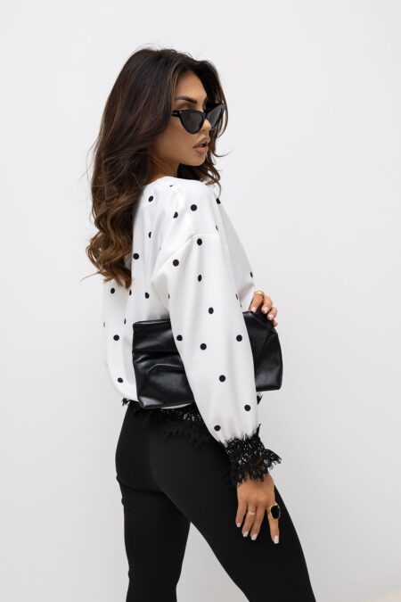 avantgardfashion_tavasz_2026_noi_elegans_csipkes_felso_